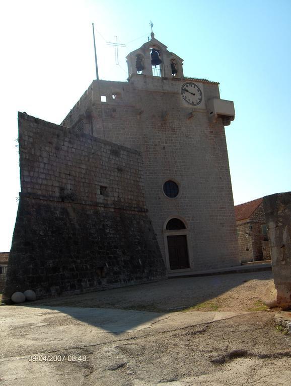 Guest House Roza Vrboska Εξωτερικό φωτογραφία