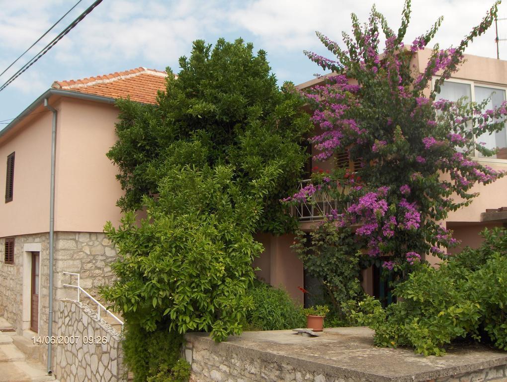 Guest House Roza Vrboska Εξωτερικό φωτογραφία