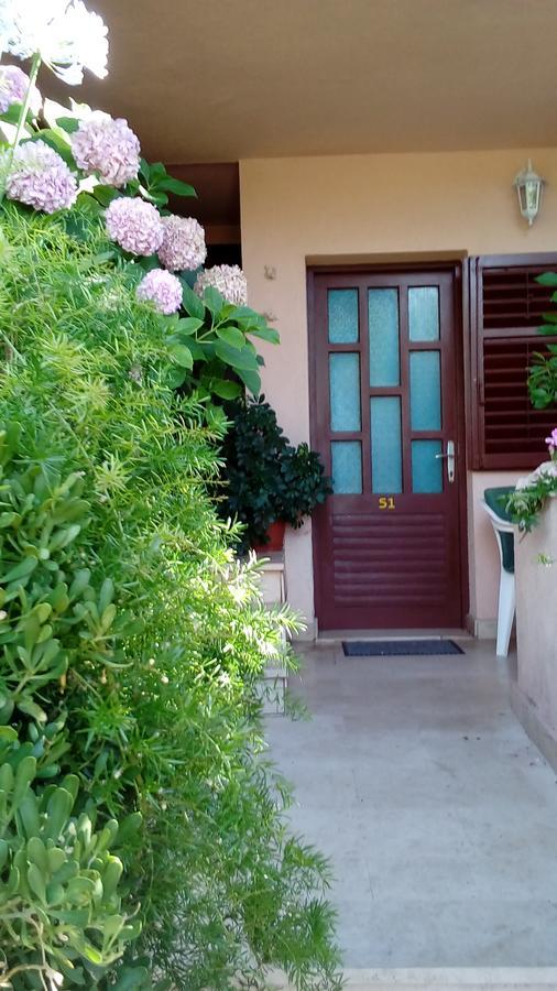 Guest House Roza Vrboska Εξωτερικό φωτογραφία